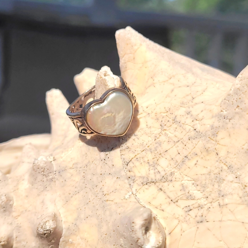 Sterling Silver Ring With Mother Of Pearl Stone